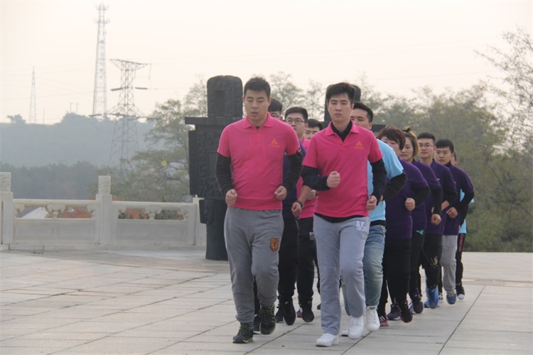 开元游戏大厅app新闻：“不忘初心，持续前进”