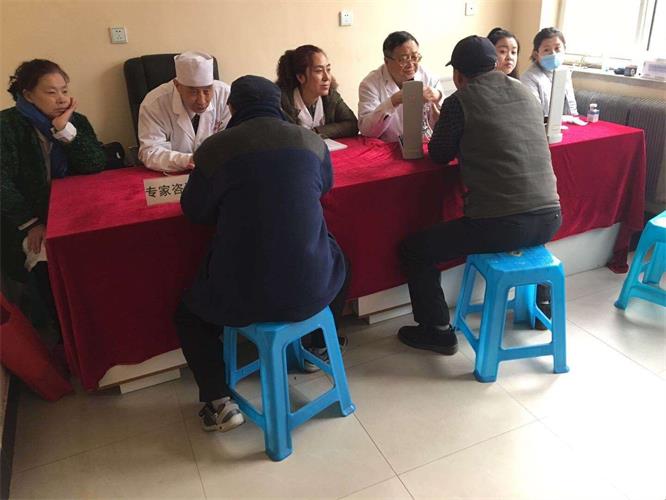真情融入社区，义诊温暖民气