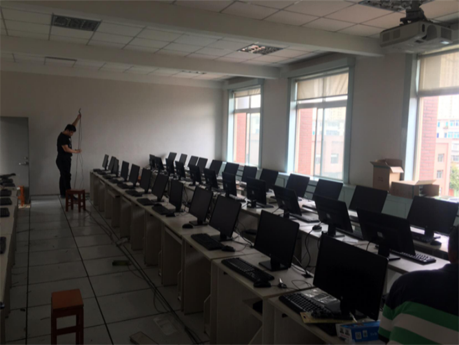 持续地致力，不懈地奋斗